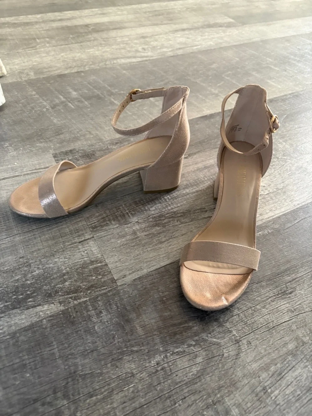 Heels - Picture 1 of 3